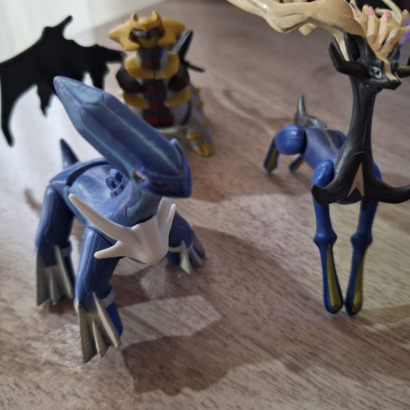 Boneco Pokemon Lendário - Xerneas - Tomy