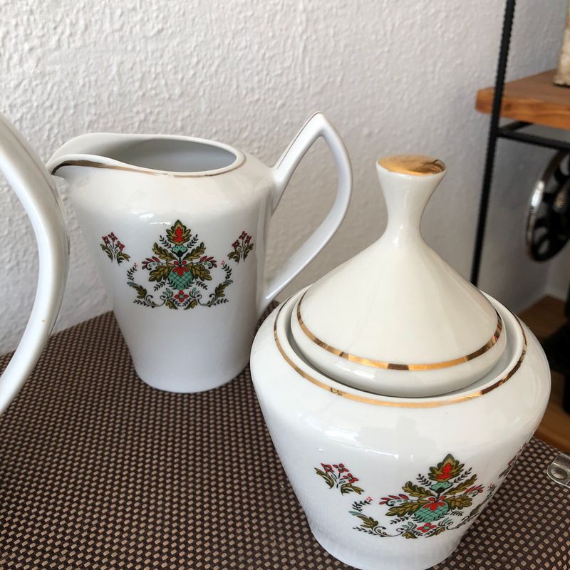 Jogo de Café Antigo de Porcelana Canelada | Móvel de Antiquário Pozzani  Usado 69240765 | enjoei