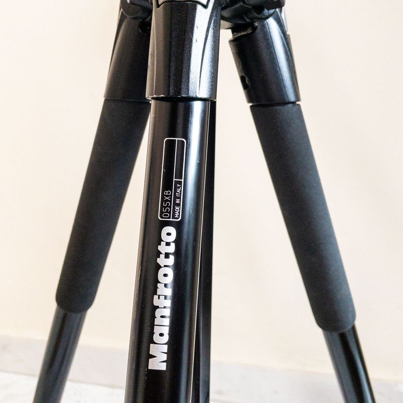 Tripé Manfrotto 055xb + Cabeça Hidráulica 503hdv | Manfrotto Usado