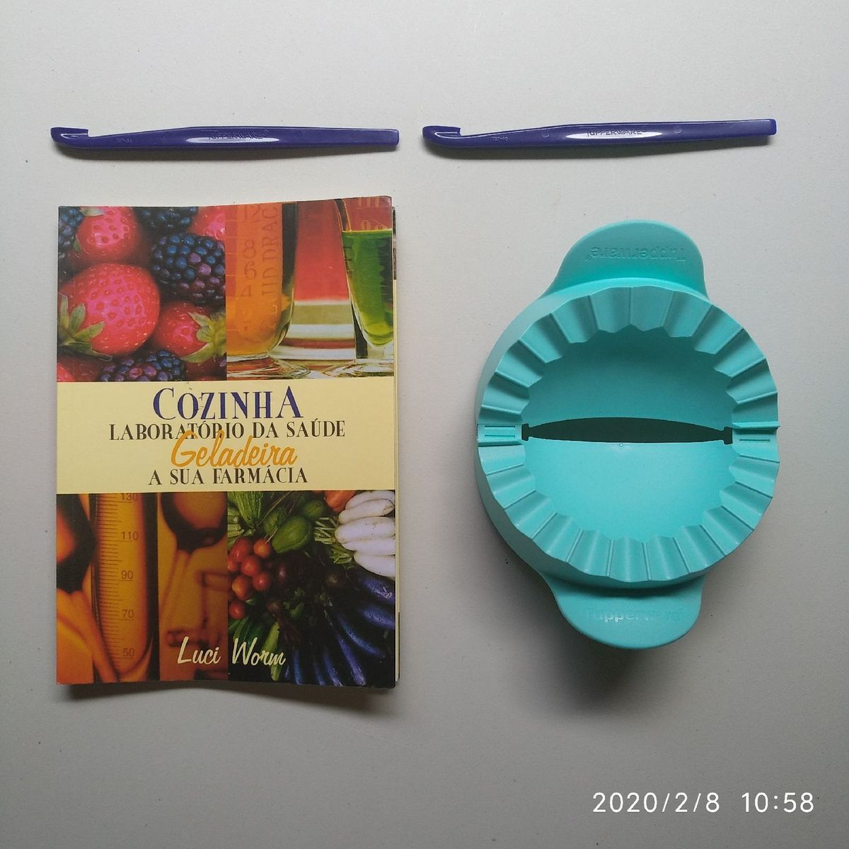 Tupperware Kit Com 4 Itens Modelador De Past is 2 Descascadores De 