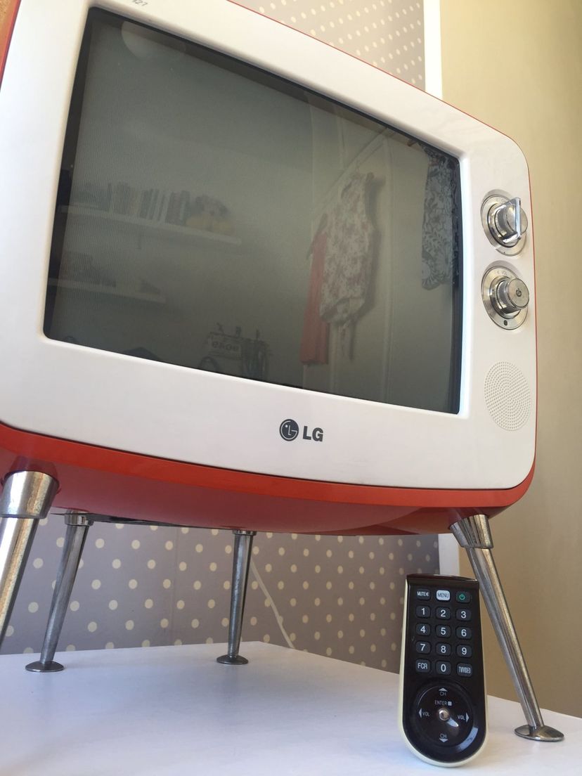 Tv Lg Retrô Edição Limitada Lg 14sr1ab TV e Display Lg Usado