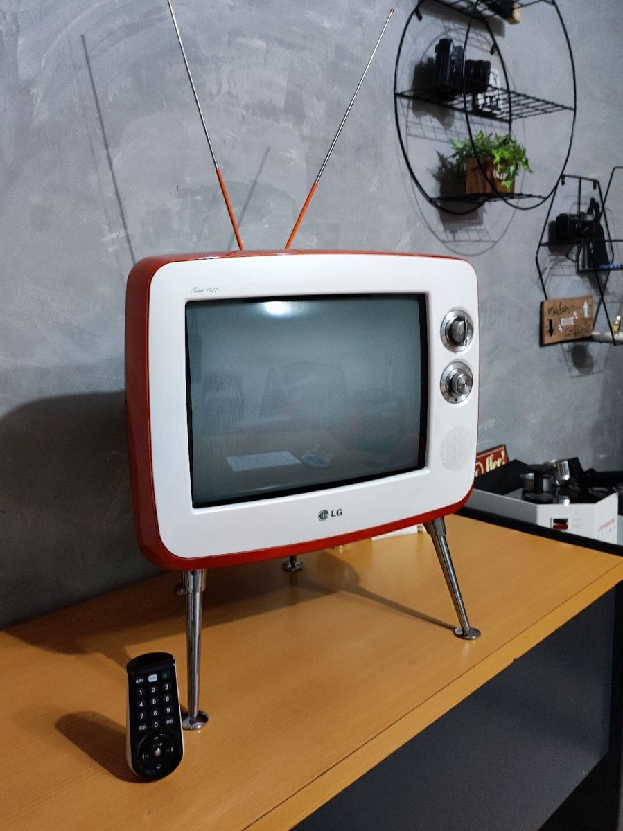 Tv Lg Retrô Linda, Maravilhosa, Nova e Funcionando! TV e Display Lg