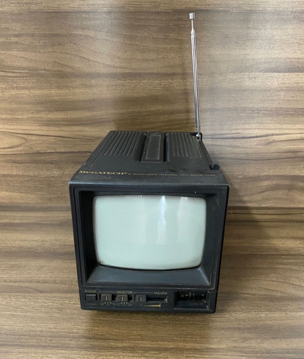 Télévision Radio Portative Univox 1987 Vintage . Superbe état