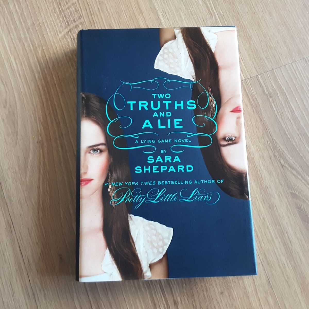 Two Truths And a Lie, From Sara Shepard, Livro Capa Dura em Inglês | Livro Livro Em Ingles Usado ...