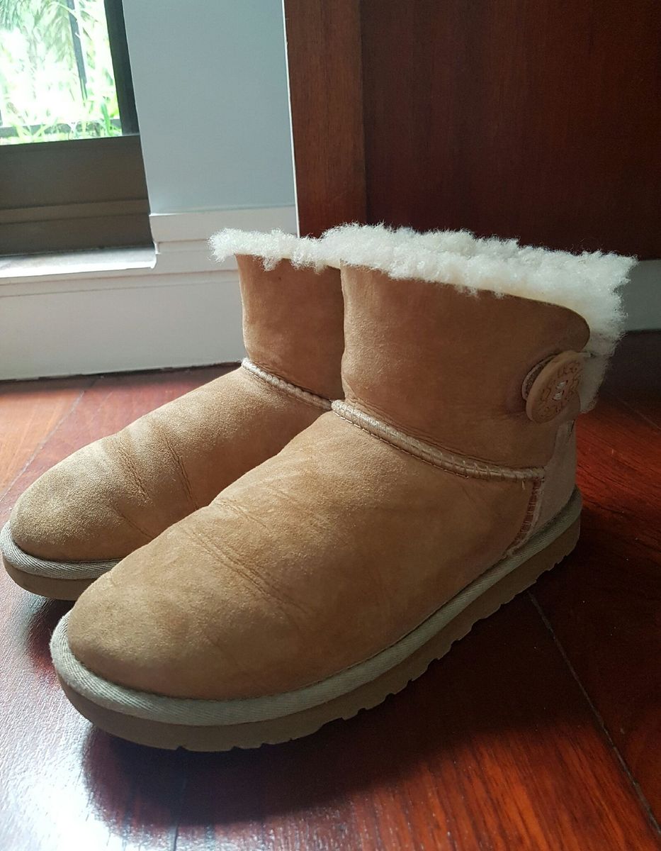 bota ugg cano curto
