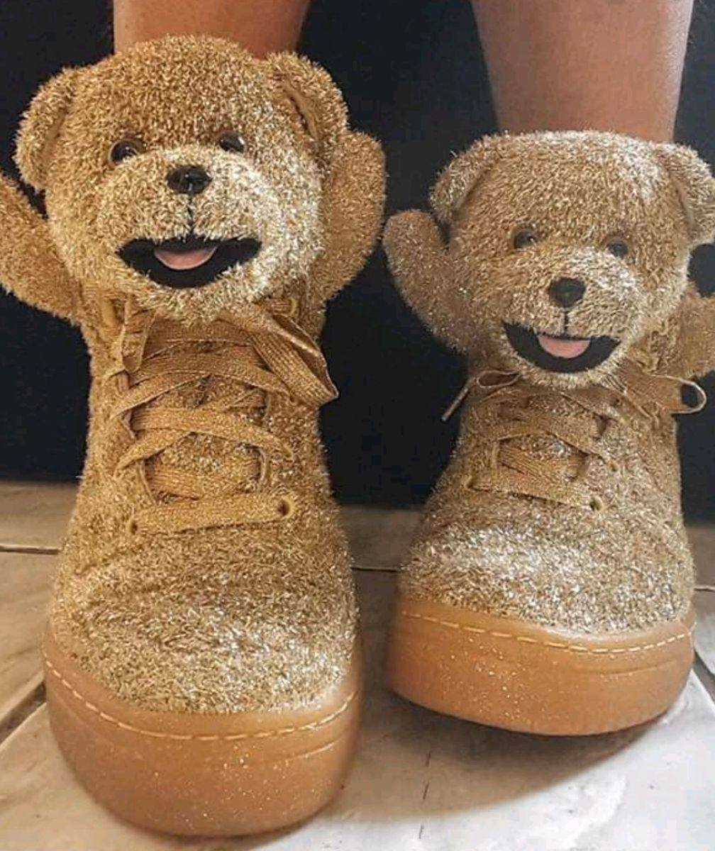 Tenis adidas sales com urso