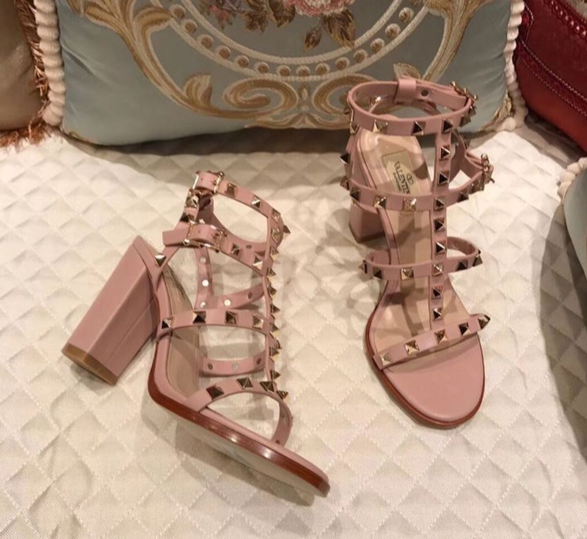 valentino rockstud sandalia