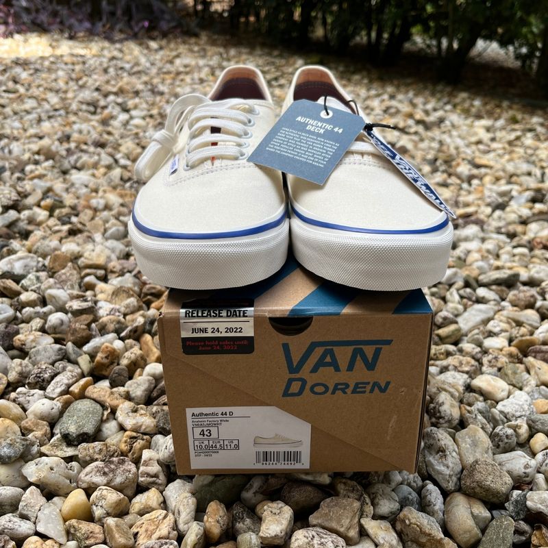 vans anaheim authentic 44
