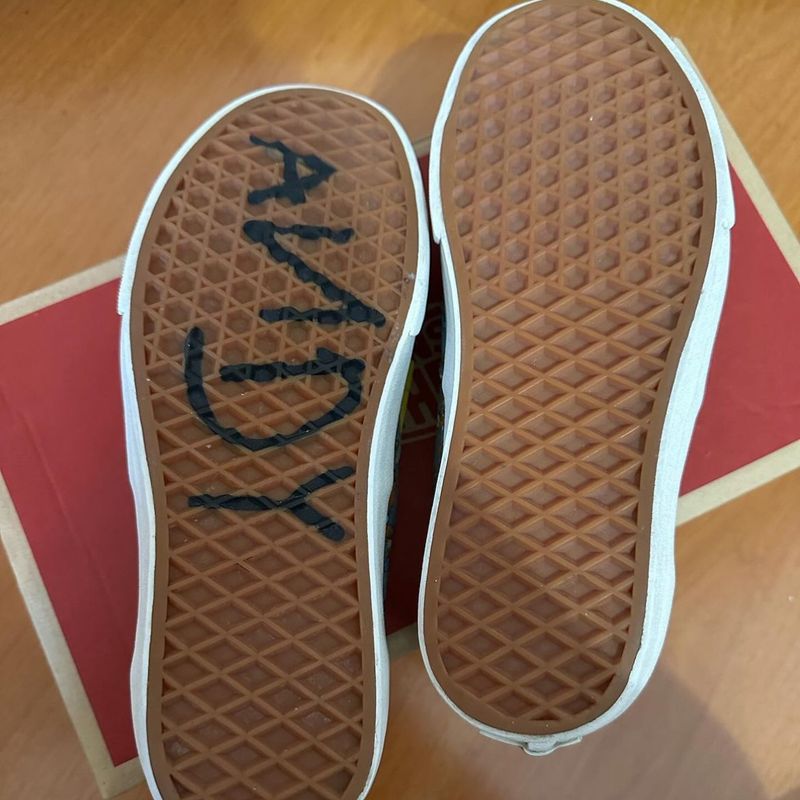 brown woody vans