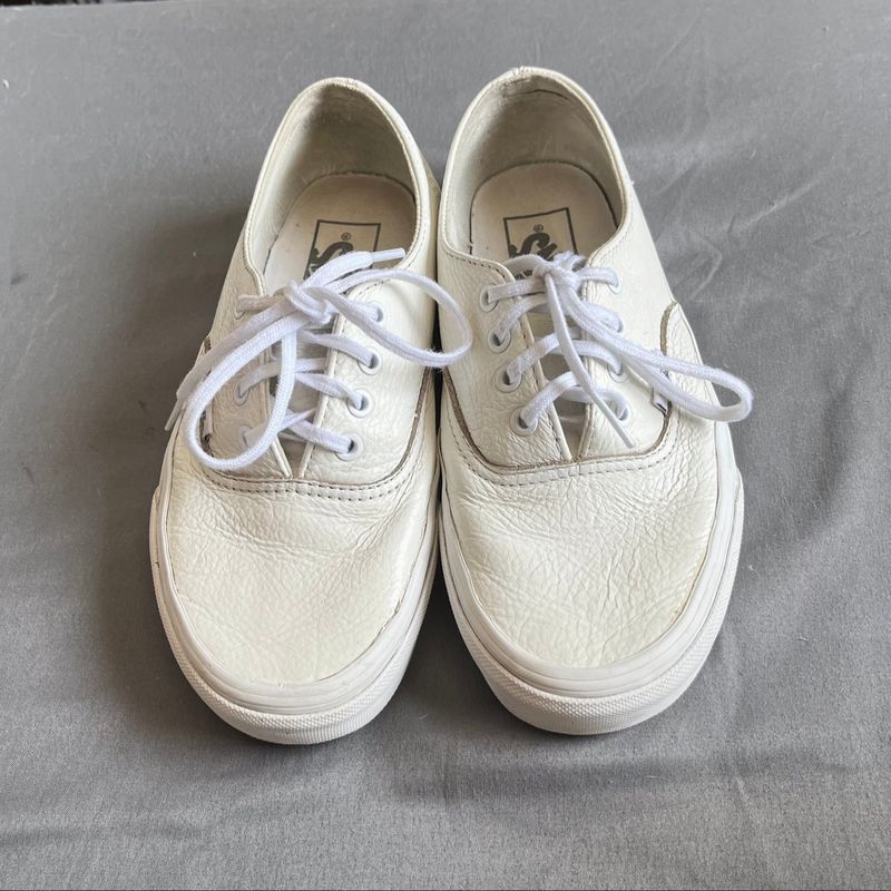 Vans Authentic em Couro Branco Vans Usado 104443166 enjoei