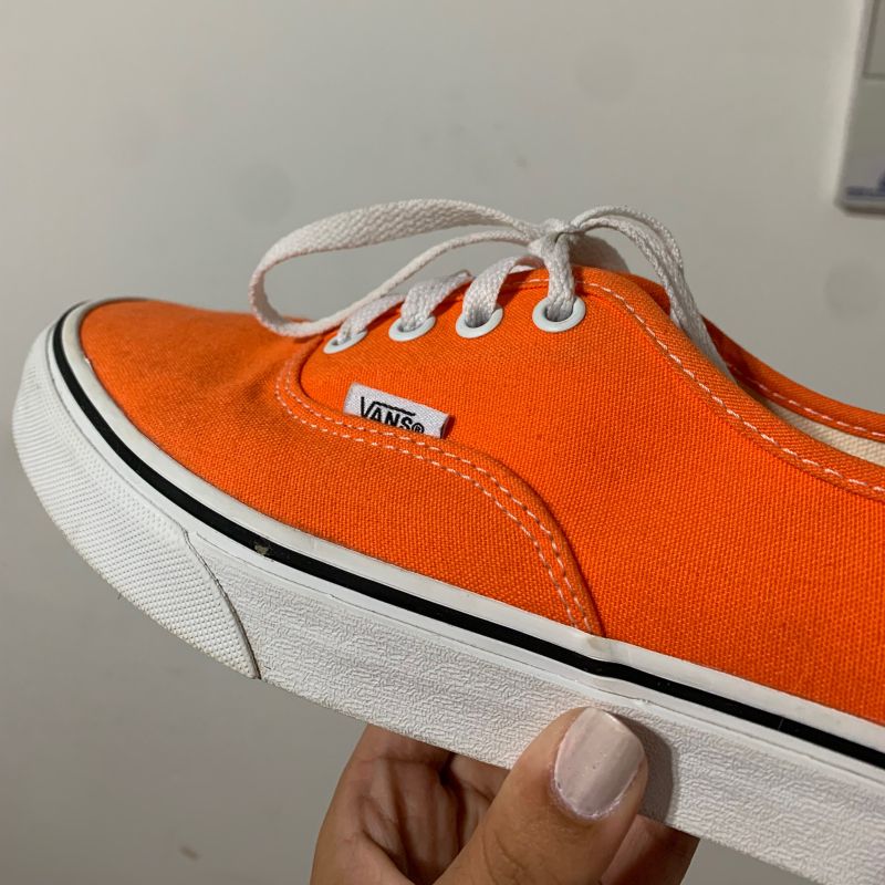 Vans store authentic laranja