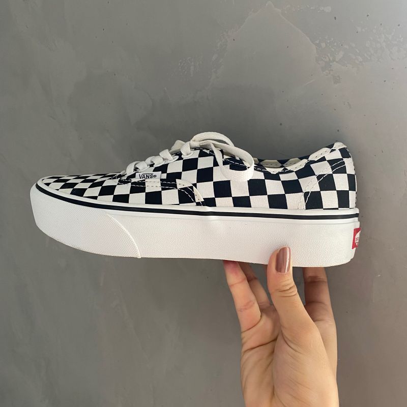 Vans Authentic Plataforma Quadriculado Preto e Branco Tênis