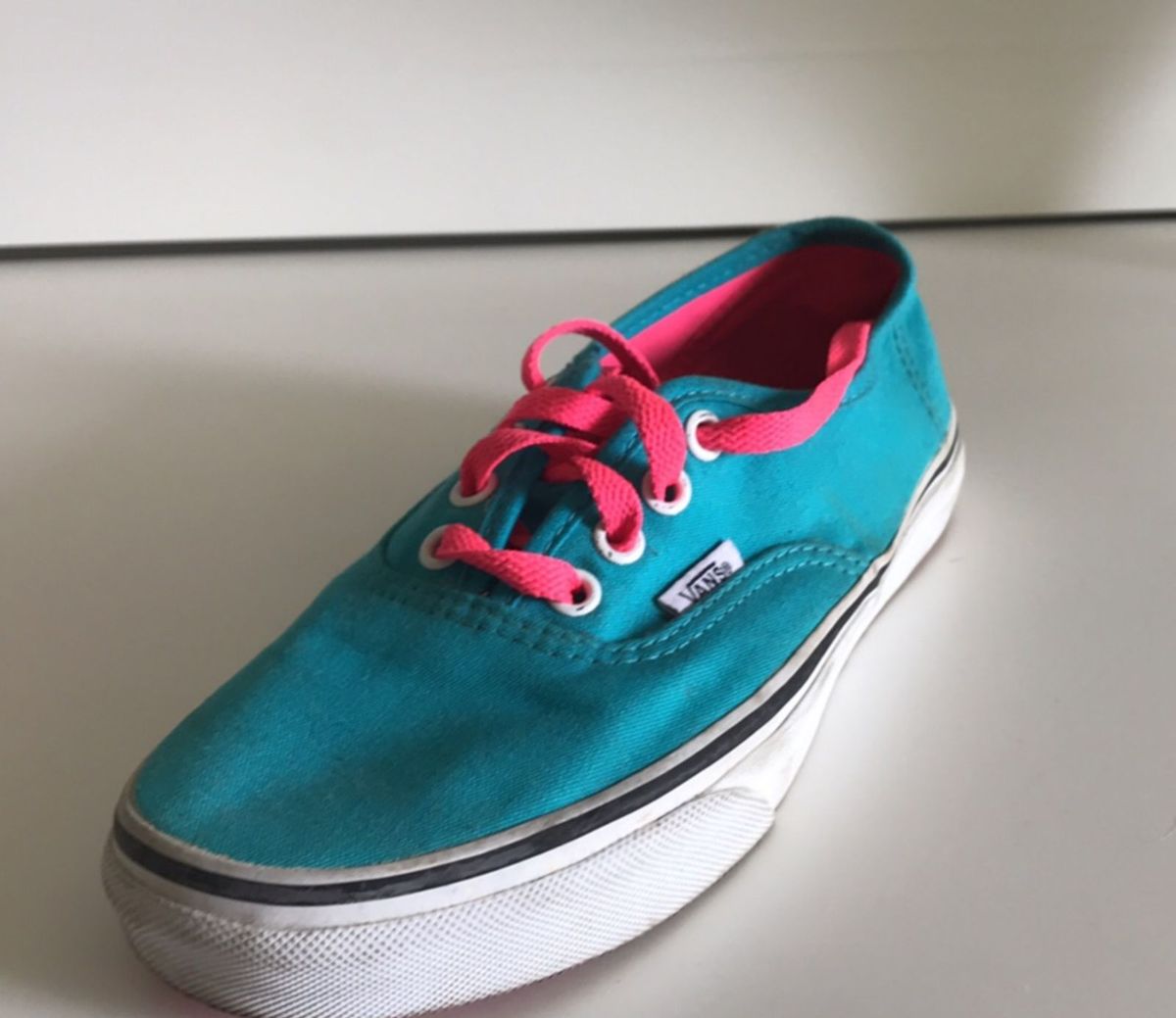 Tenis vans shop azul e rosa