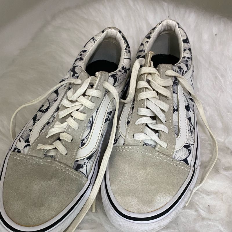 Vans branco 2024 com flor