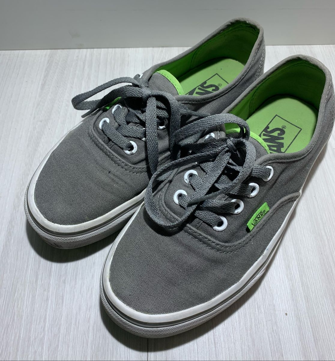 vans cinza authentic