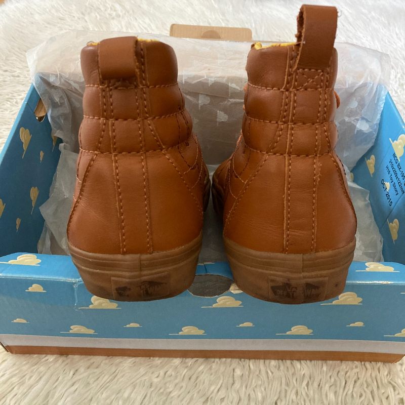 brown woody vans