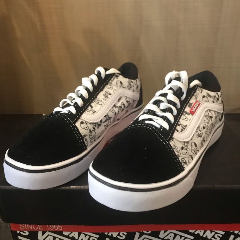 Tenis vans hot sale snoopy preto