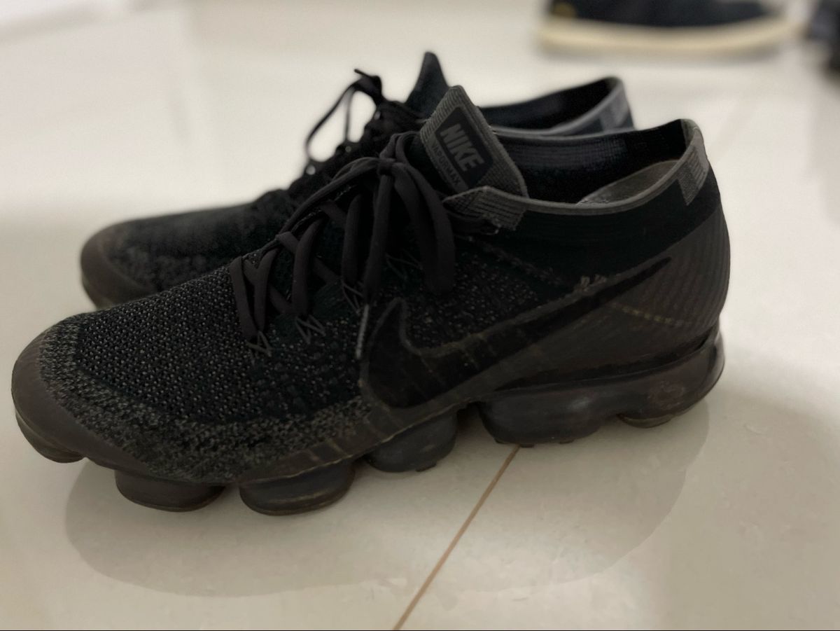 Vapormax best sale black 1.0