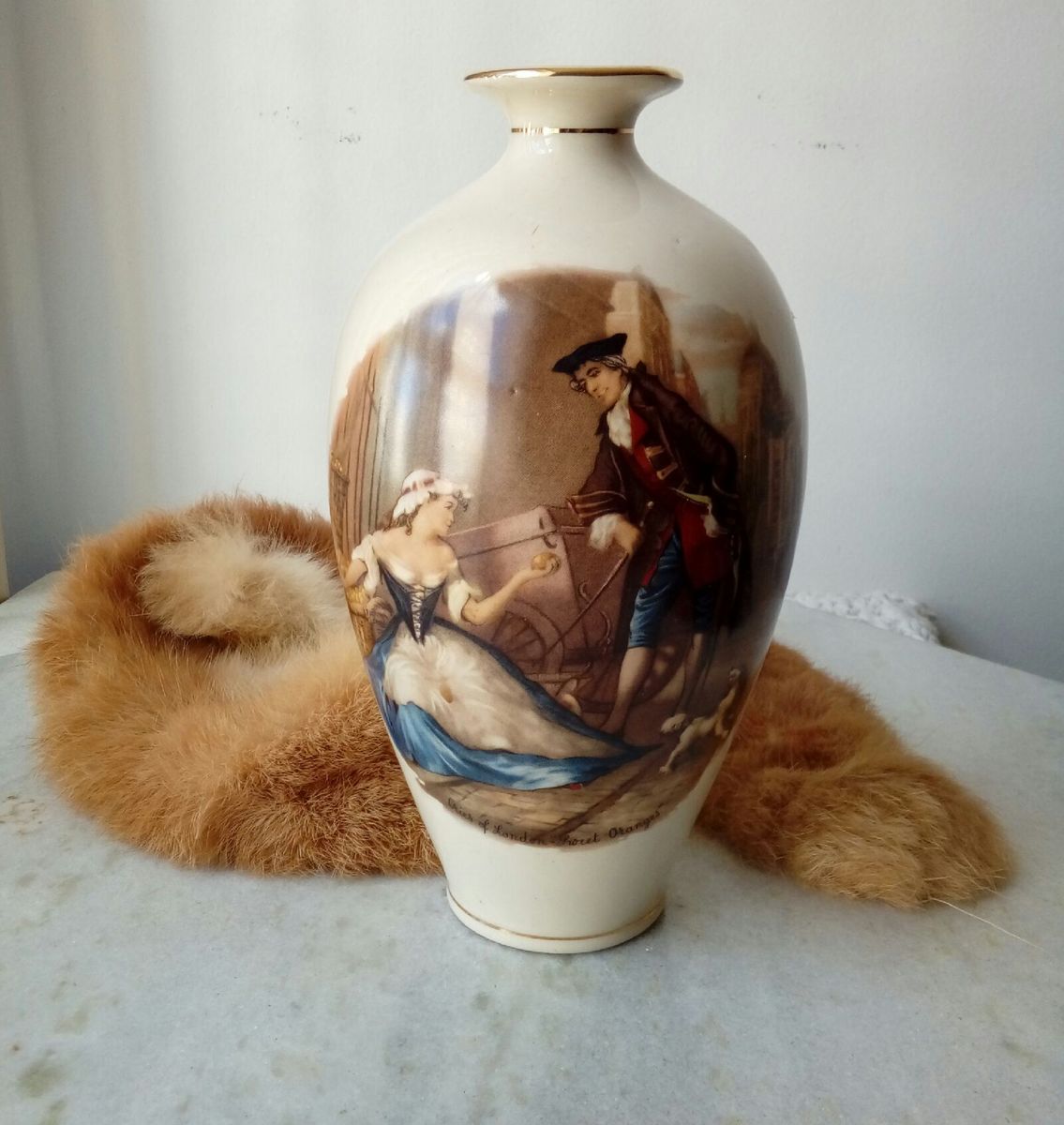 Vaso Francês Limoges Filetado a Ouro Item de Decoração Limoges