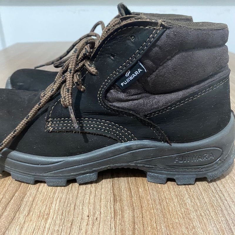 Bota para best sale obra masculina