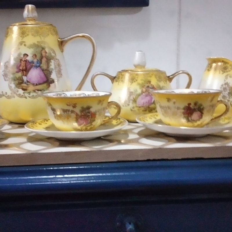 Jogo de Café Antigo de Porcelana Canelada | Móvel de Antiquário Pozzani  Usado 69240765 | enjoei