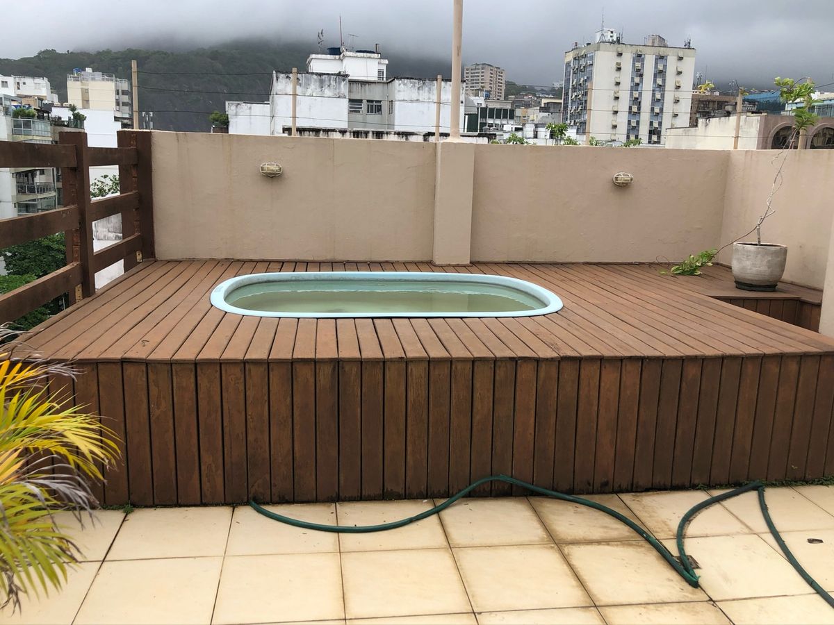 Vendo Piscina de Fibra 2000 Litros Móvel p/ Casa Piscina Usado