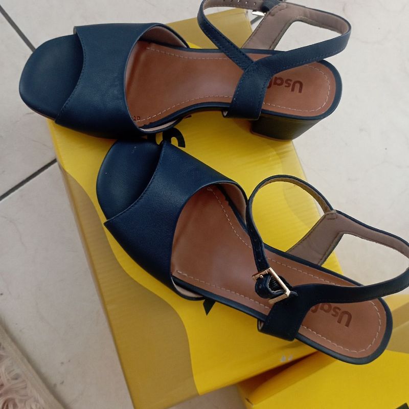 Vendo Sandália Cor Azul Marinho Número 36 Usaflex