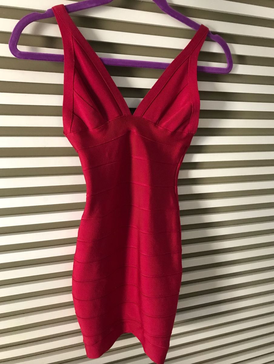 vestido vermelho colado curto