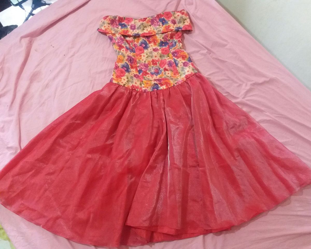 vestido de tafetá vermelho