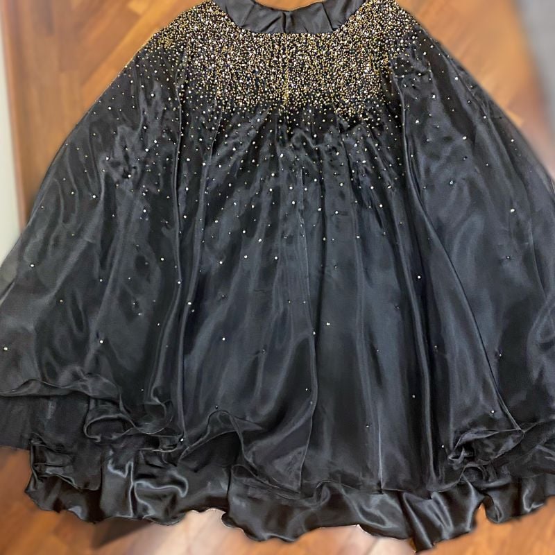 Vestido 15 anos store preto e dourado