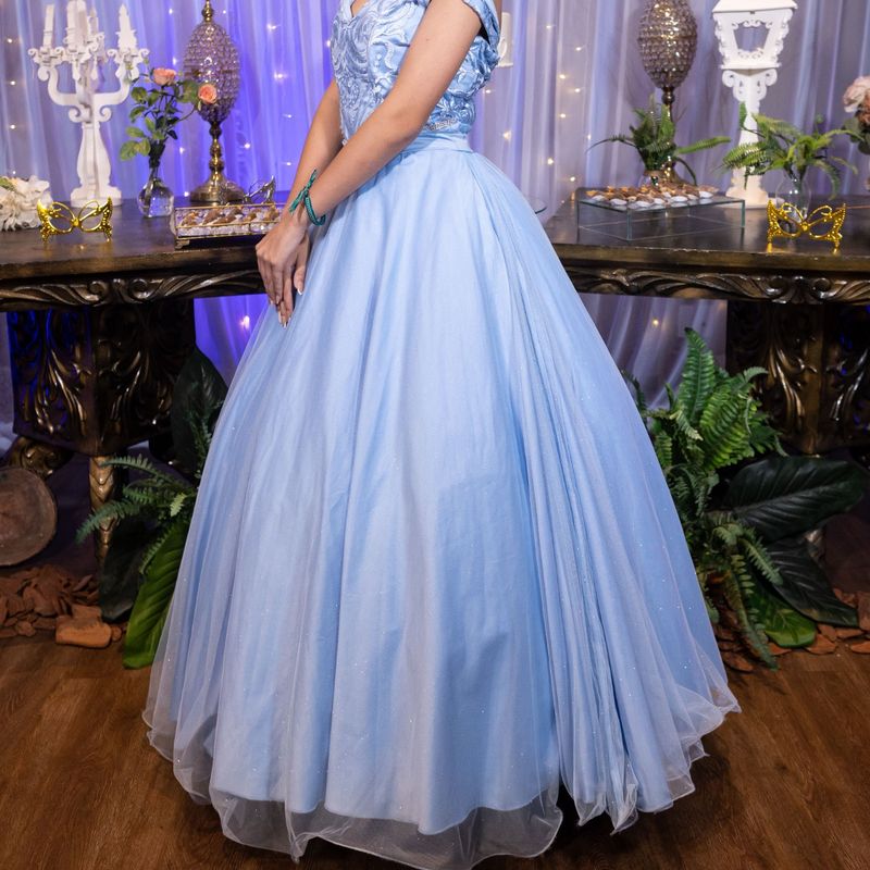 Vestido em Azul para Aniversario de 15 Anos Usado