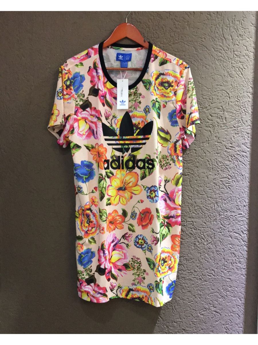 vestido floral adidas