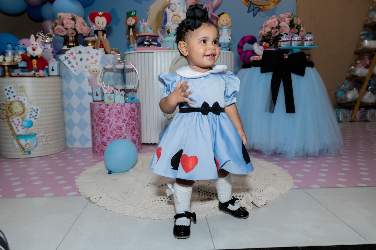 Roupa bebe alice no pais hot sale das maravilhas