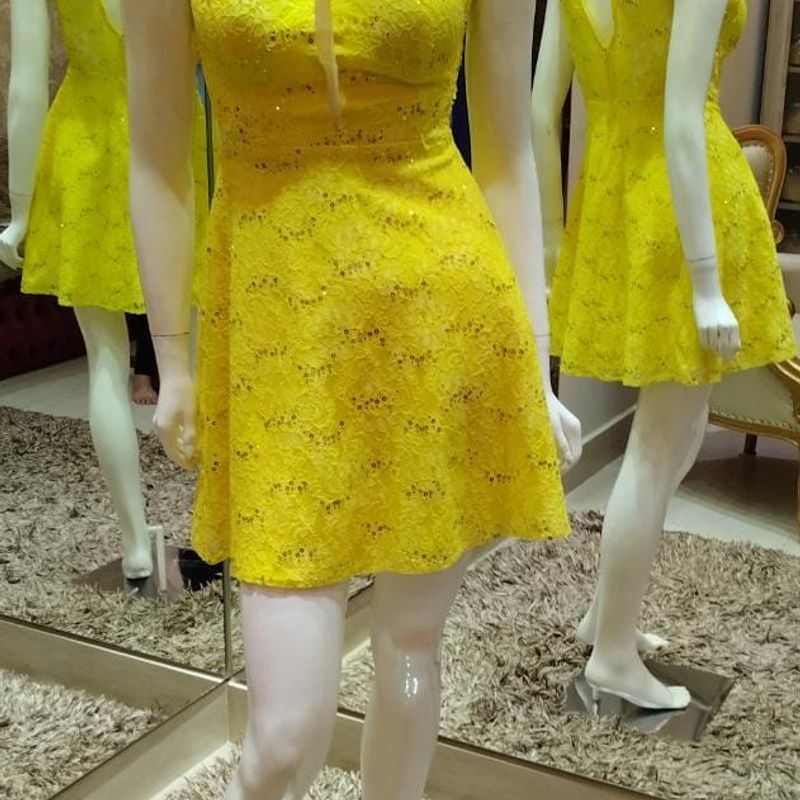 Vestido amarelo curto de hot sale renda