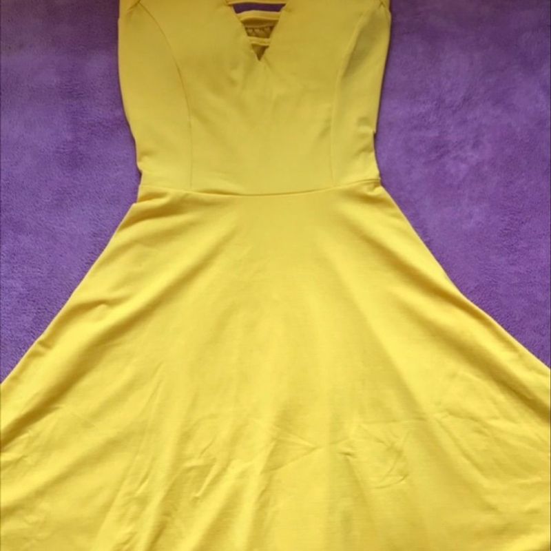 Vestido amarelo hot sale curto rodado