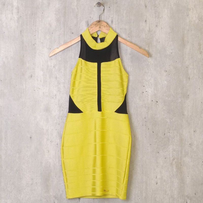 Vestido amarelo best sale com preto