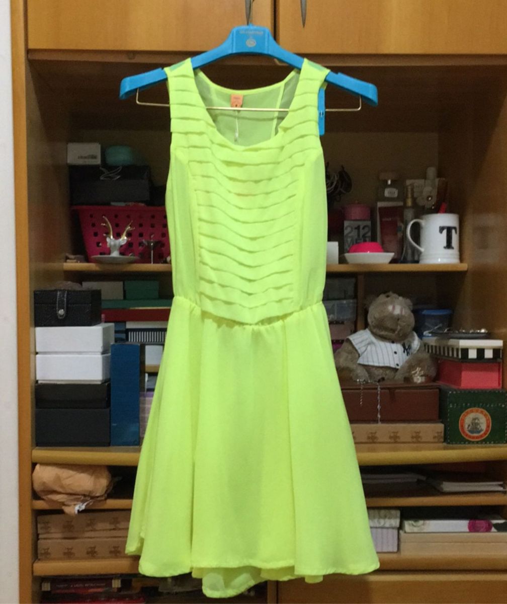 vestido amarelo limao