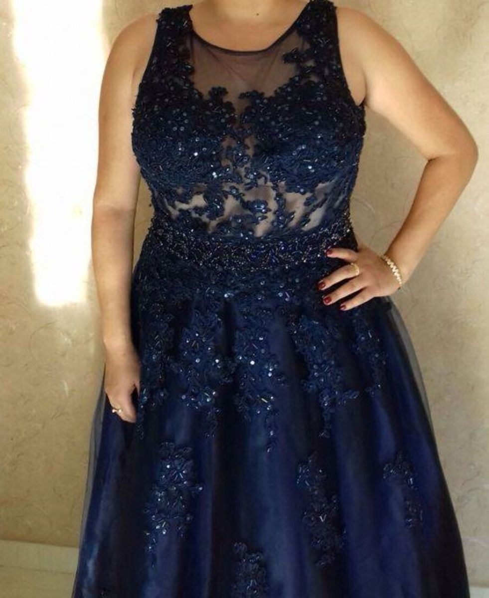 vestido azul com pedraria