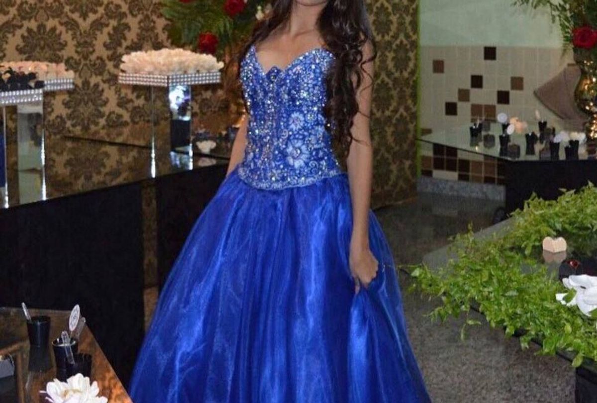 vestido azul de festa de 15 anos