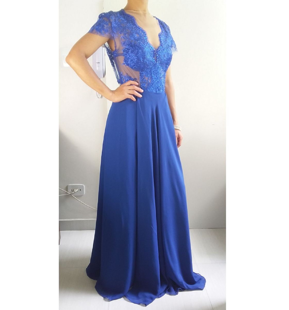 vestido azul royal de renda