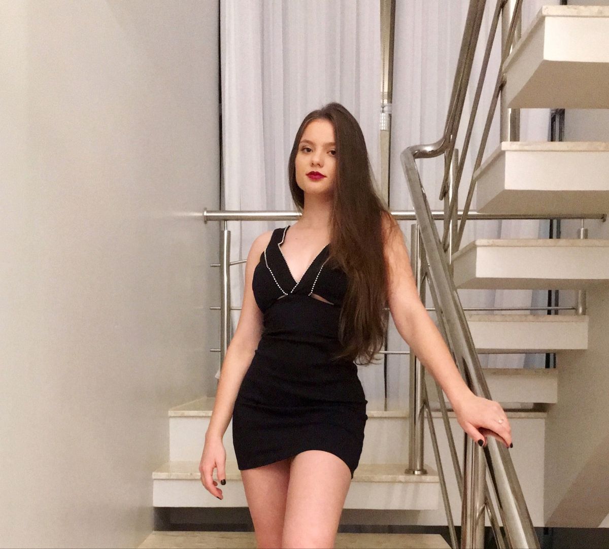 vestido preto curto para balada