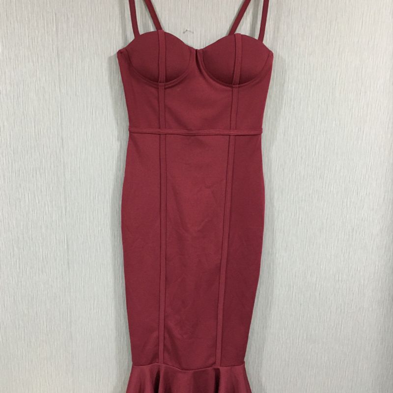 Vestido best sale bandagem marsala