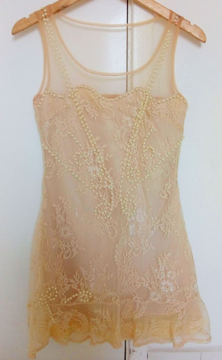 vestido de festa bege curto