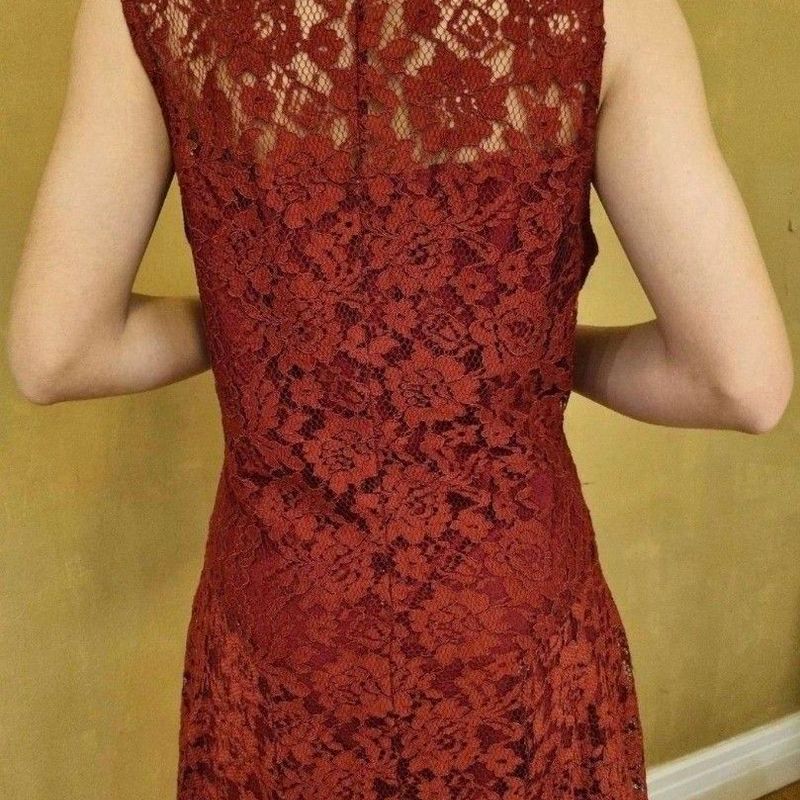 Vestido de renda vermelho curto best sale para casamento