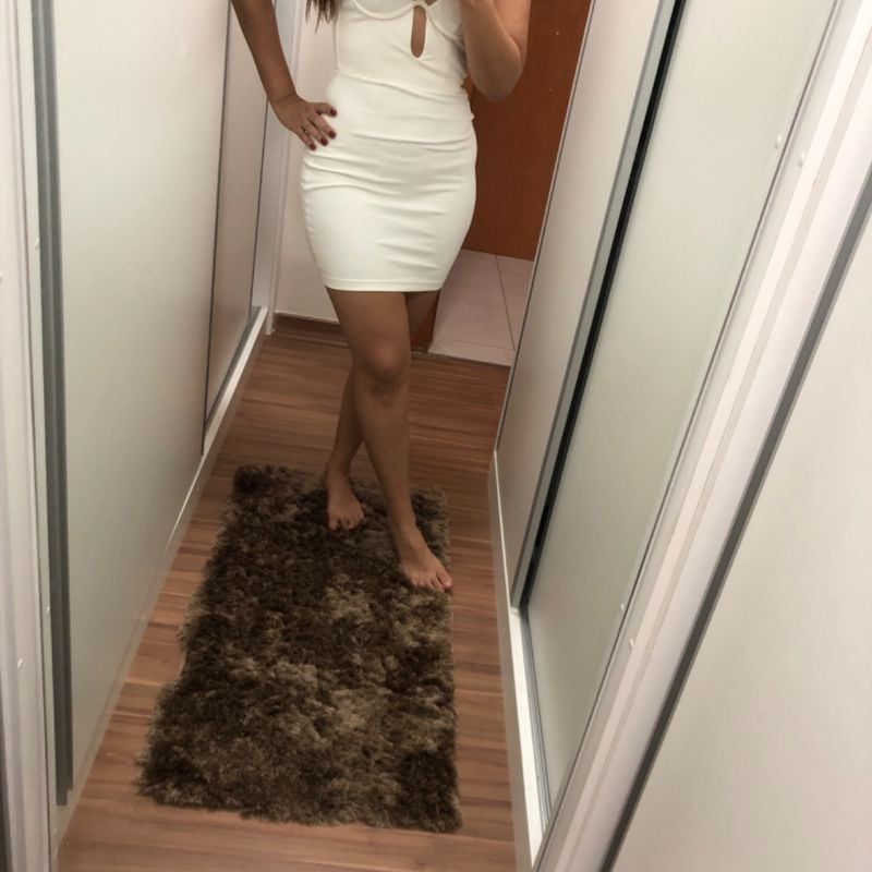 Vestido branco best sale para balada