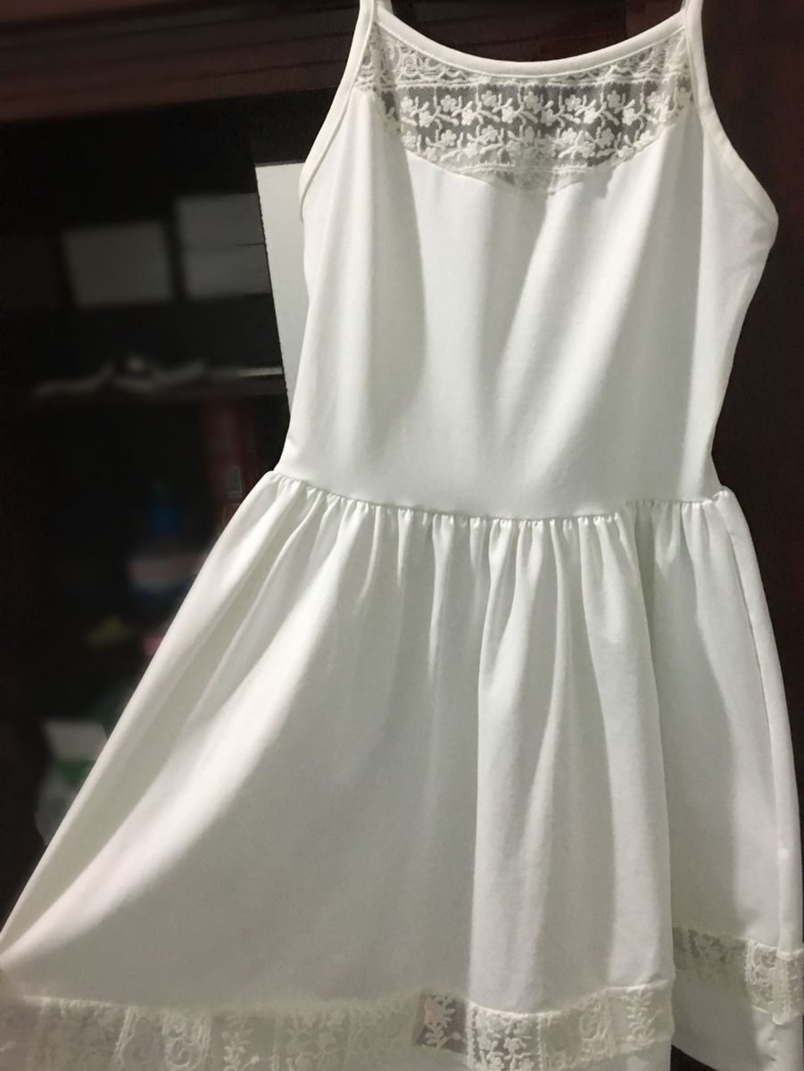 vestido branco infantil riachuelo