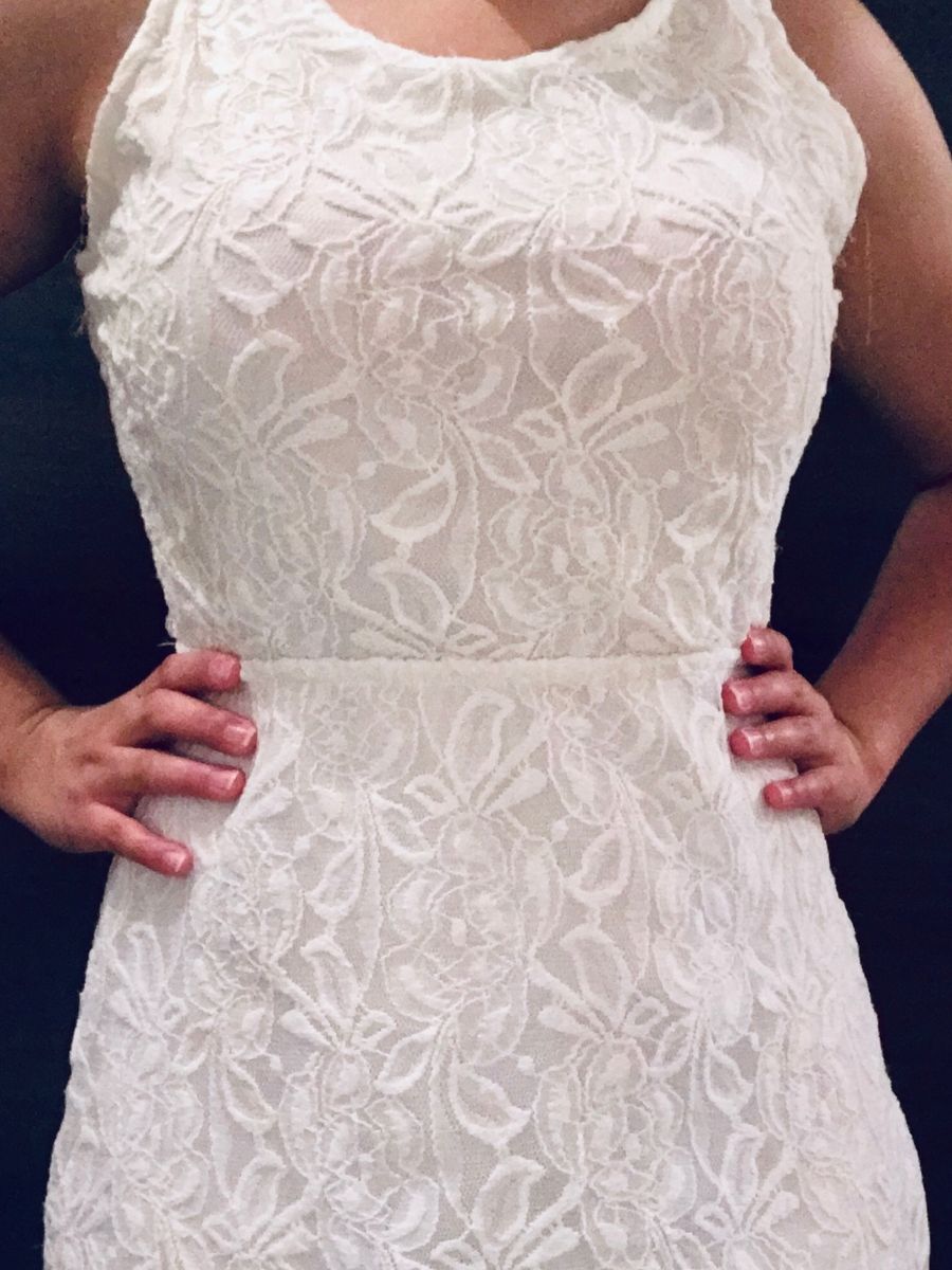 vestido branco de renda