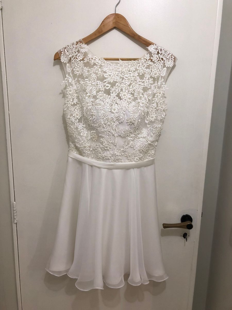 vestido branco curto com renda