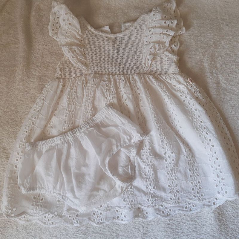 Vestido branco 2024 infantil renner