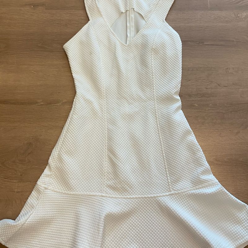 Vestido sales branco peplum